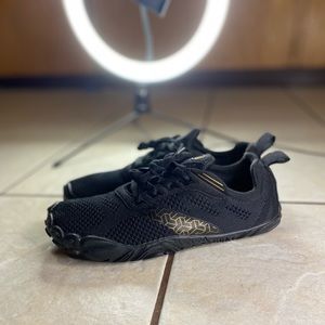 WHITIN Men's Cross-Trainer | Barefoot & Minimalist Shoe | Zero Drop Sole | Wide